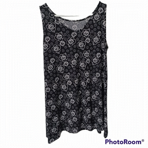 KIM&CO floral sleeveles top shirt